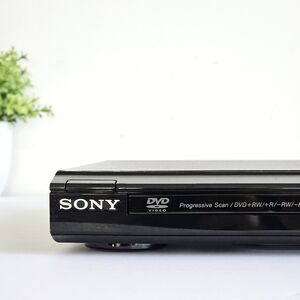 Sony Black CD/ DVD Player DVP-SR101P